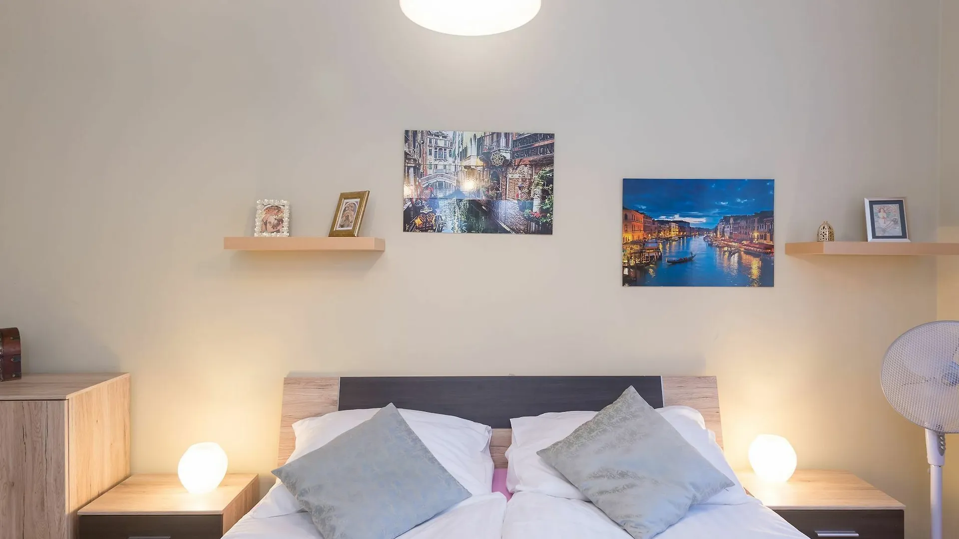 Castle View Spacious Apartment 布拉格