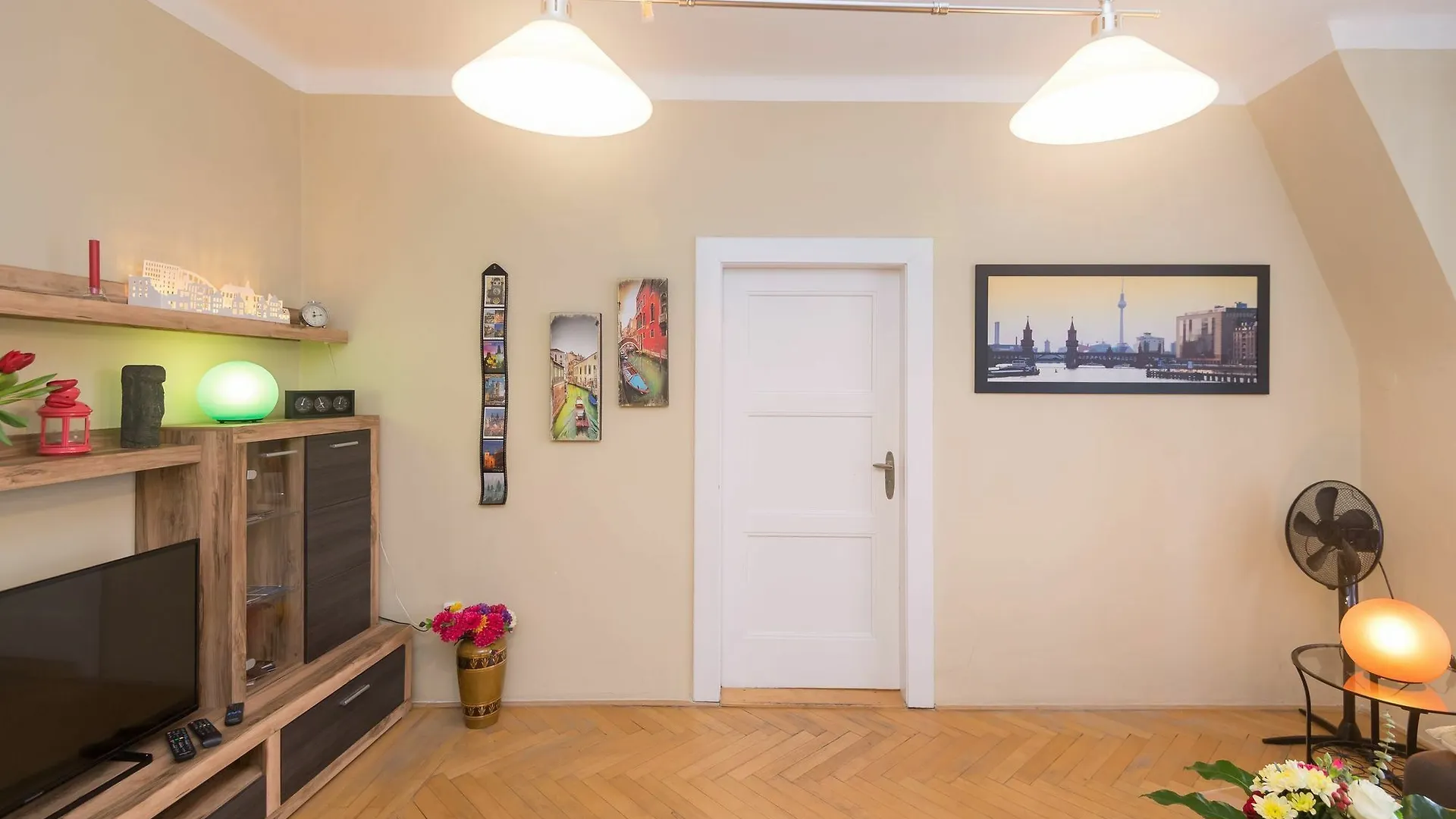 Castle View Spacious Apartment Prag